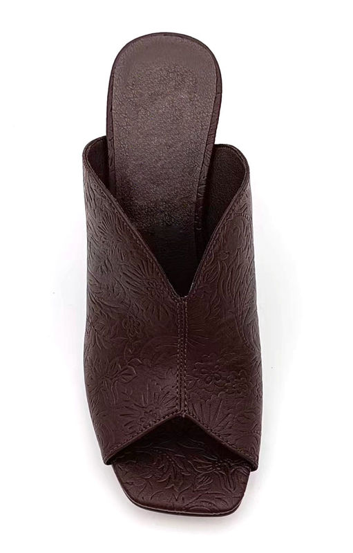 Vintage Floral Embossed PU Mule z V-Shaped Top-Line & Sculptured Block Heel