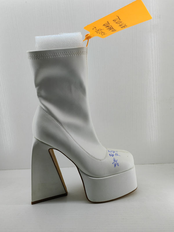 Stylowe buty damskie z zamknięciem na jesienią i zimą